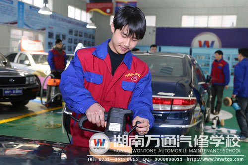 何青云想學(xué)好技術(shù)當(dāng)老板