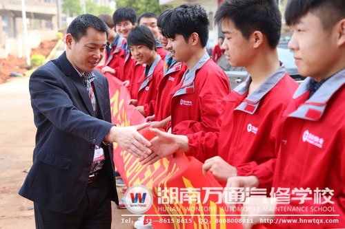 潘校長心系學子就業(yè)