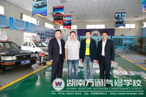 袁處長、程副處長與葛校長、陳書記合影