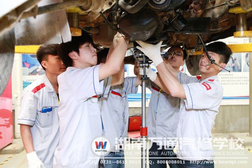 湖南萬通十分注重鍛煉學生的實踐能力