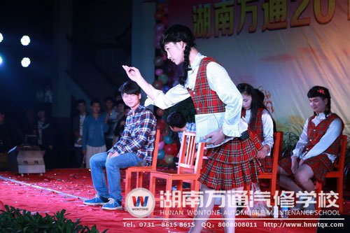 小品《那些年》搞笑連連