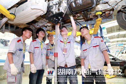 湖南萬通傳授學(xué)子真正的技能實(shí)力