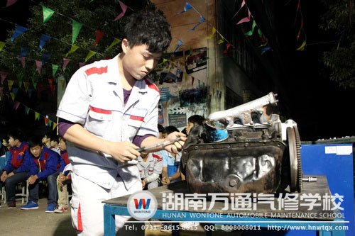 去年的燈光競技，同學(xué)們的實(shí)力有目共睹