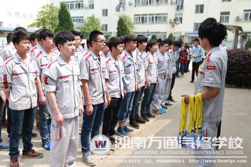 實訓(xùn)前，分配好各自的崗位