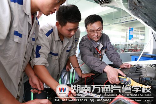 實(shí)訓(xùn)，是湖南萬通學(xué)子最主要的學(xué)習(xí)模式