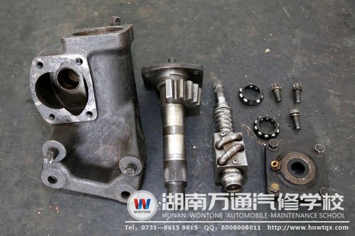 實(shí)訓(xùn)完之后，把零件擺放完