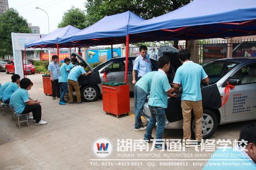 萬通學子在實訓中