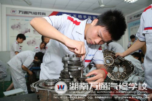 胡志銘在實(shí)踐學(xué)習(xí)