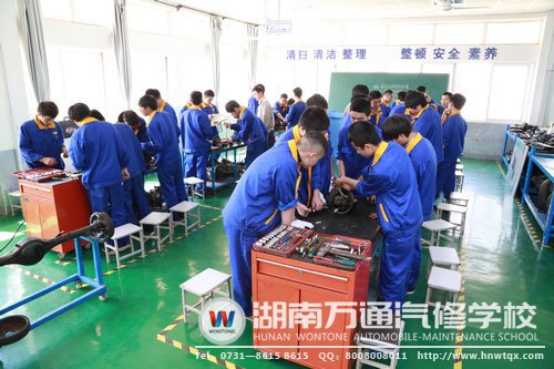 小組學習，互幫互助，更有利學習專業(yè)技能