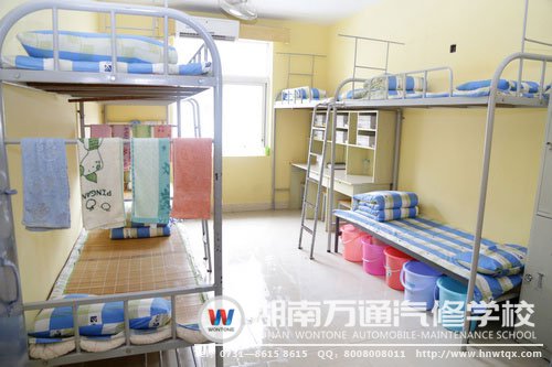 寢室內(nèi)部環(huán)境