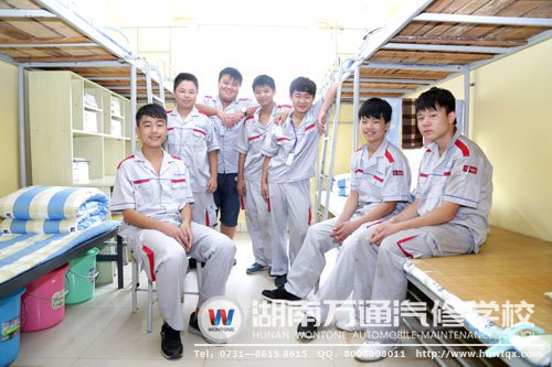 干凈整潔的宿舍，讓我們的校園生活更加舒適！