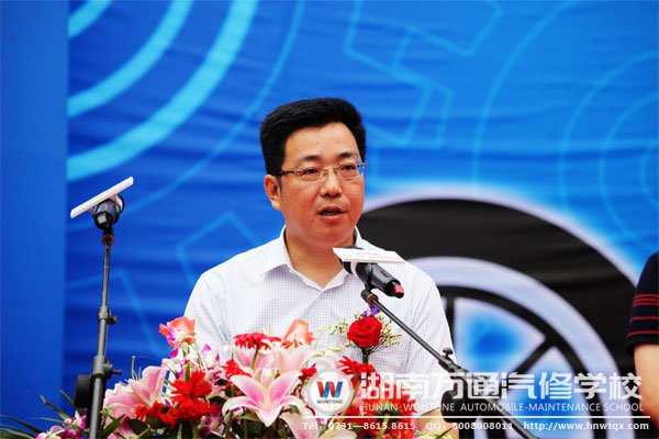 南京市工商聯(lián)副主席錢衛(wèi)冰致辭