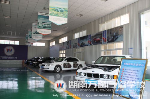 全新設(shè)備教學(xué)為萬通學(xué)子就業(yè)保駕護(hù)航