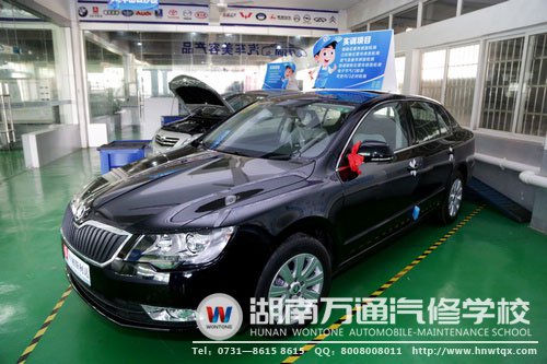 學(xué)校近日再次引進的全新實訓(xùn)車輛