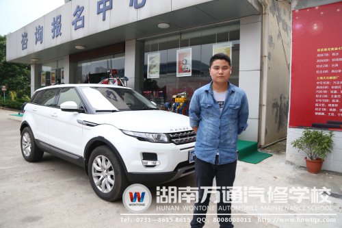 褪去稚嫩多了一份成熟的劉柏超返校