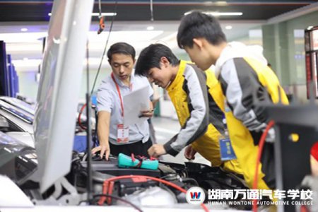 【重要資訊】 教育部最新權(quán)威解讀：職業(yè)教育不是“低層次教育”，更不是“淘汰教育”