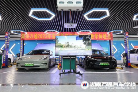 【解析】新能源汽車已進(jìn)入“黃金時(shí)代”，現(xiàn)在入行合適嗎？成年人能學(xué)新能源技術(shù)嗎？