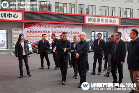 熱烈歡迎湖南省退役軍人事務(wù)廳領(lǐng)導(dǎo)小組蒞臨我?？疾熘笇?dǎo)工作！