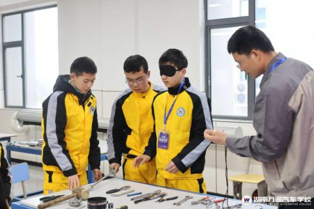 14周歲以上可報名,初中生沒接觸過技術(shù)能學(xué)嗎?