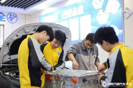 職校 vs 普高?適合孩子的才是好的！