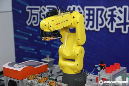 想轉(zhuǎn)行做技術(shù)?電工 PLC 專業(yè)，學(xué)時短、門檻低,輕松掌握核心技能