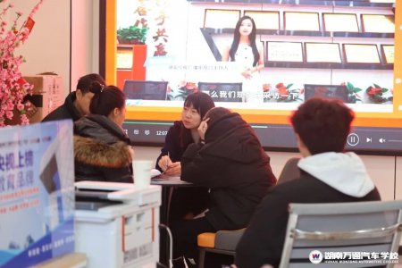 寒假來湖南萬通考察有哪些流程?需要提前預(yù)約嗎?有老師接待講解嗎?