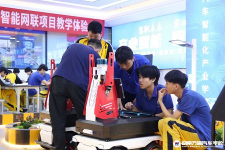 普高生轉(zhuǎn)學(xué)來湖南萬通,學(xué)籍怎么處理?能跟上課程進(jìn)度嗎?